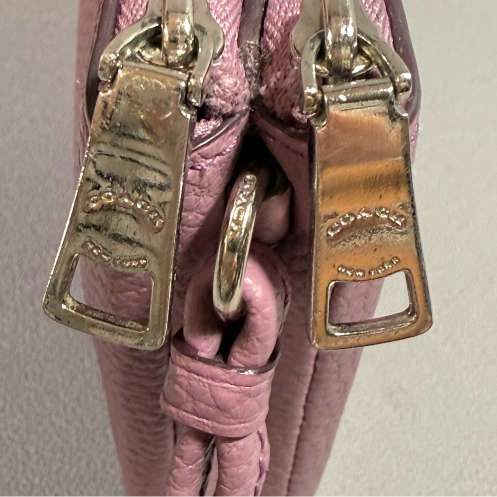 Coach Lavendar Pink Leather Zip Close Wristlet - Picture 9 of 14